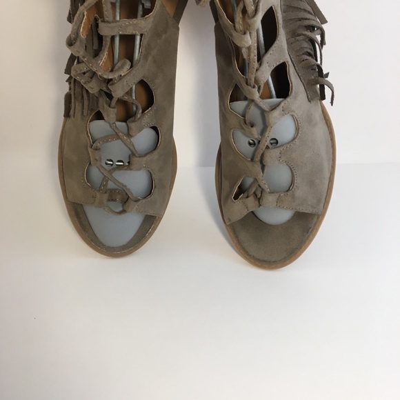 Qupid Gray Gladiator Stacked Block Heels Shoes Size 9 With Long Strings Tie - Picture 10 of 13